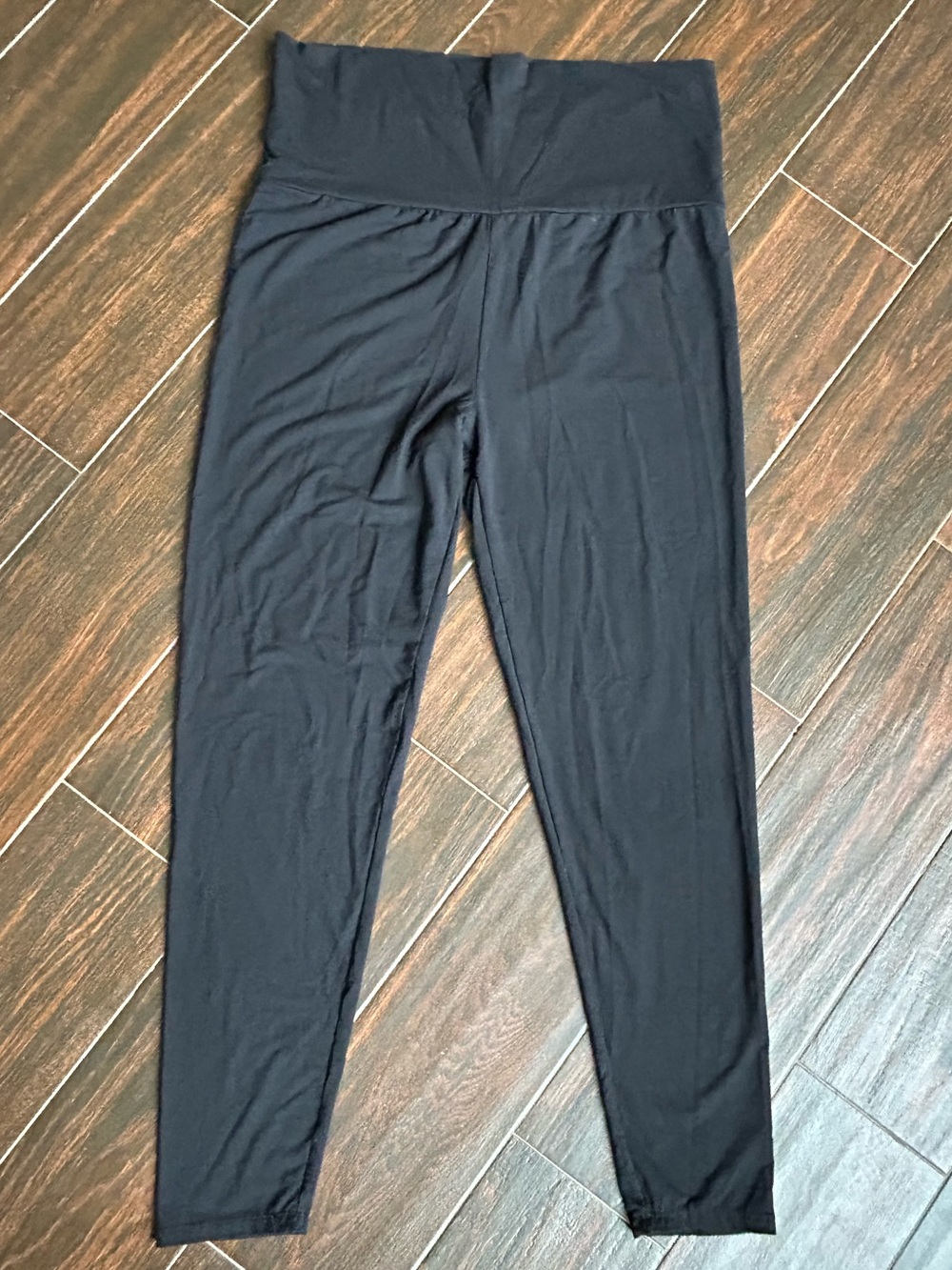 Hatch Black Maternity Super Soft Ankle Leggings Size M